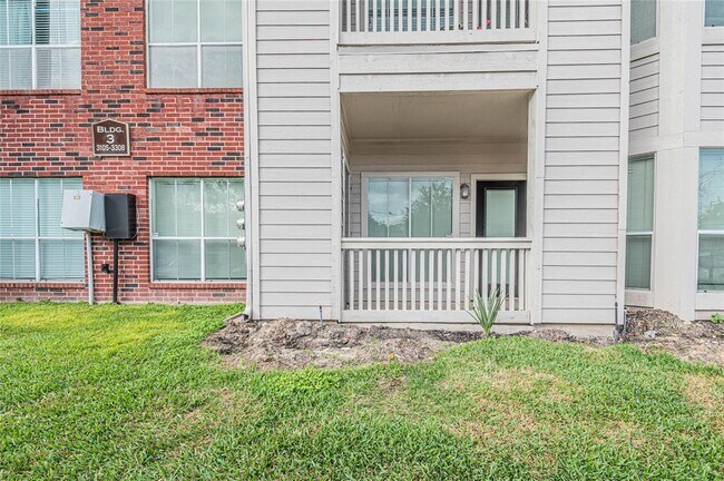 Building Photo - 1330 Old Spanish Trail
