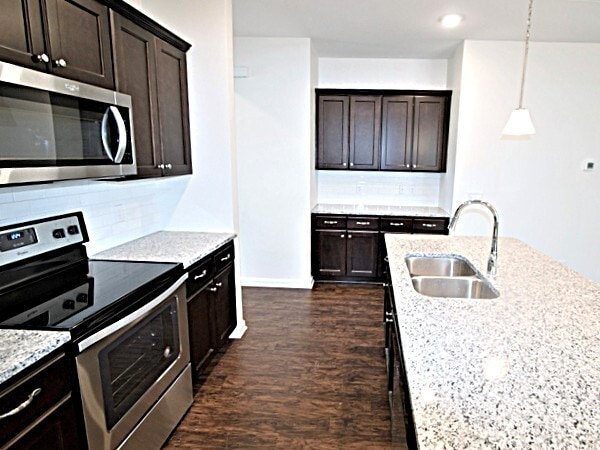 Building Photo - 15 Crabapple Cir
