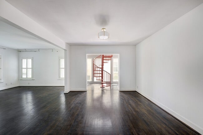 Foto del edificio - 1919 W McKinney St