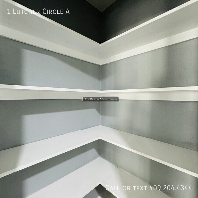 Building Photo - 1 Lutcher Circle A