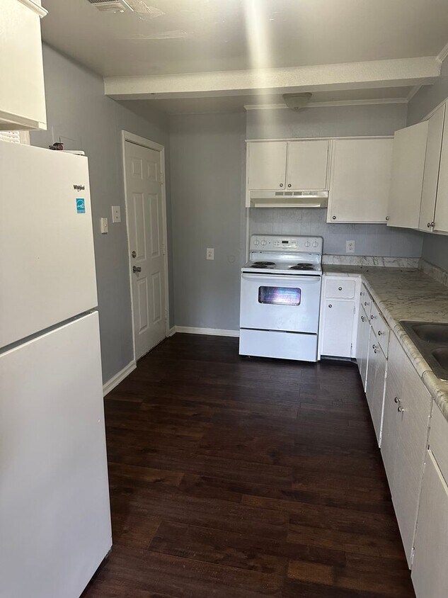 Building Photo - 2920 Abelia Drive