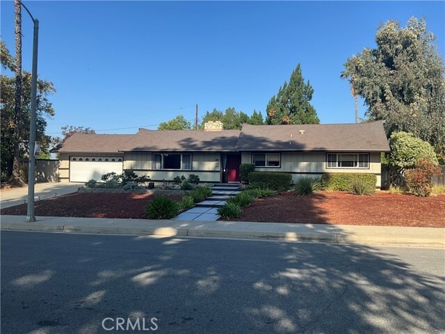 Foto principal - 129 Sunridge Way