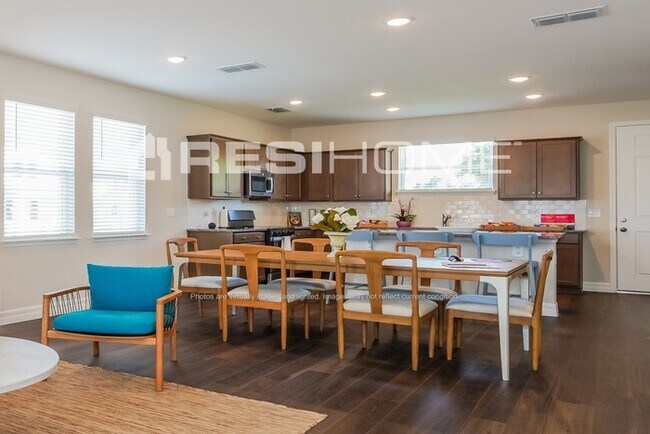 Building Photo - 8213 Arrow Wood Lp