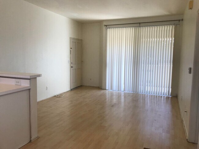 Foto del edificio - 21415 S Vermont Ave