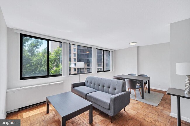 Foto del edificio - 2201 L St NW