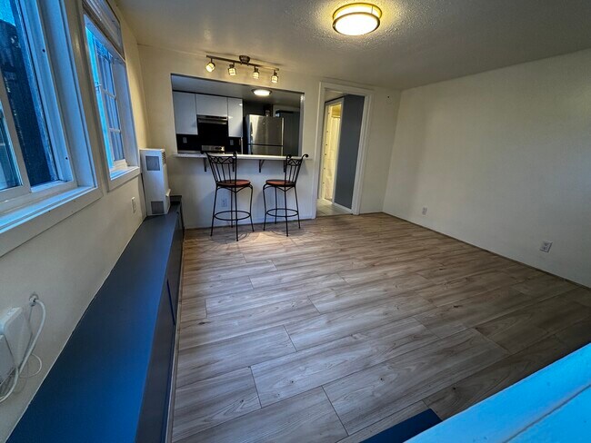 Sala de estar - 2411 8th St