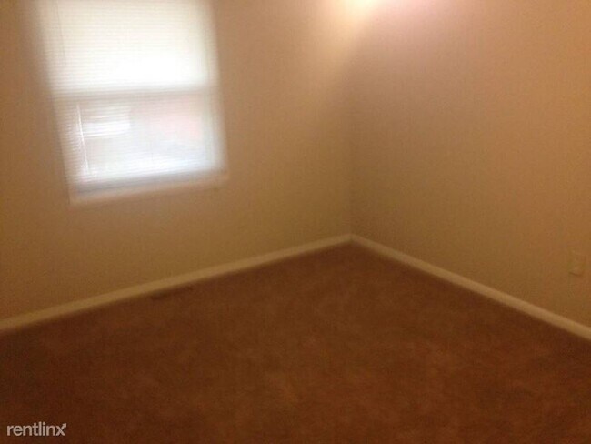 Building Photo - 2 br, 1 bath Condo - 2902 Chapel Rd