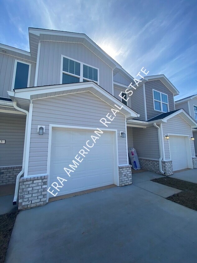 Brand New Townhome close to Hurlburt Field... Townhouse for Rent in
