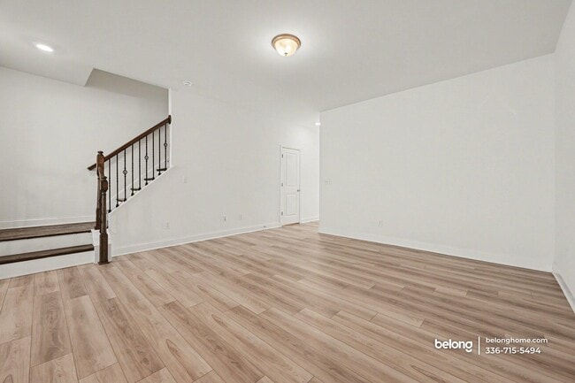 Building Photo - 2100 Solana Wds Dr
