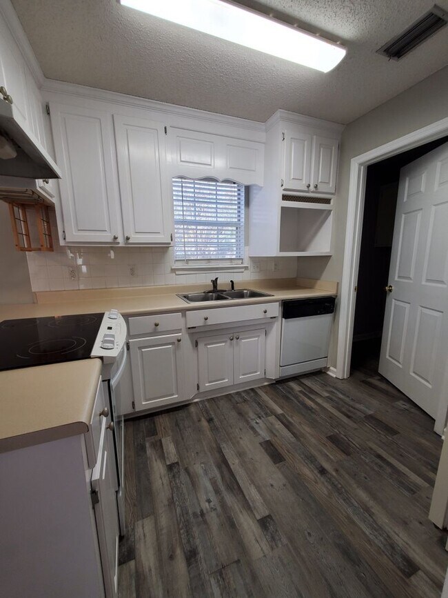 Foto del edificio - Cute 3BD/2BA located on a cul-de-sac!