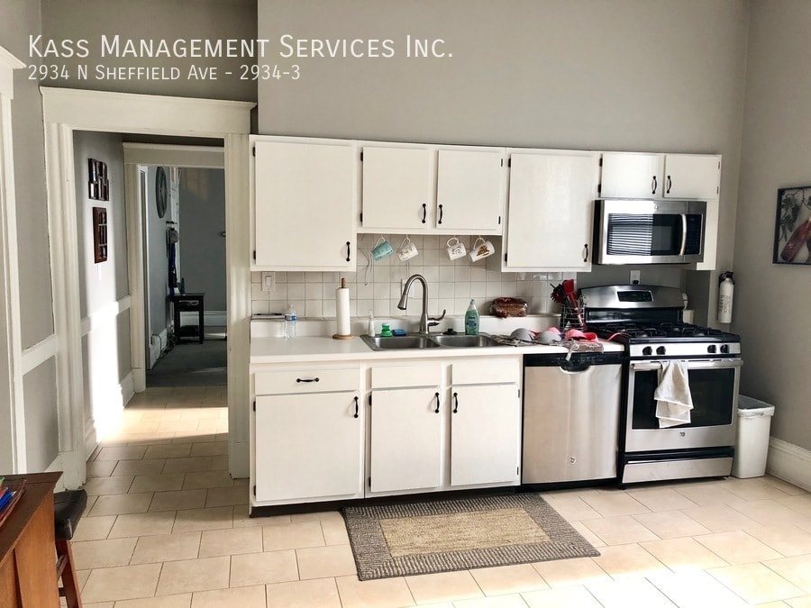 Photo - 2934 N Sheffield Ave-2934-3