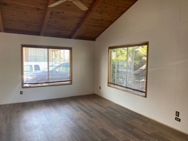 Building Photo - 4337-4337 Proctor Pl