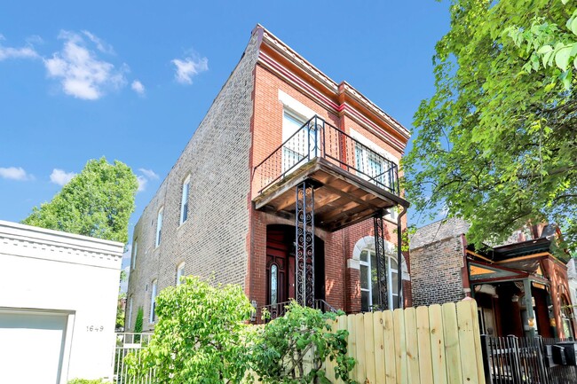 Building Photo - 1645 N Bell Ave