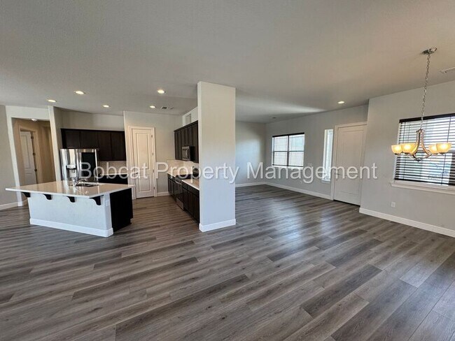 Foto del edificio - 925 Cranfield Ct