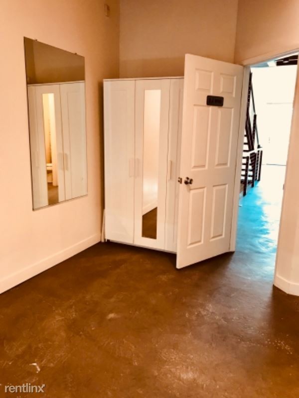 Building Photo - 3 br, 3 bath Townhome - 3009 N Main St