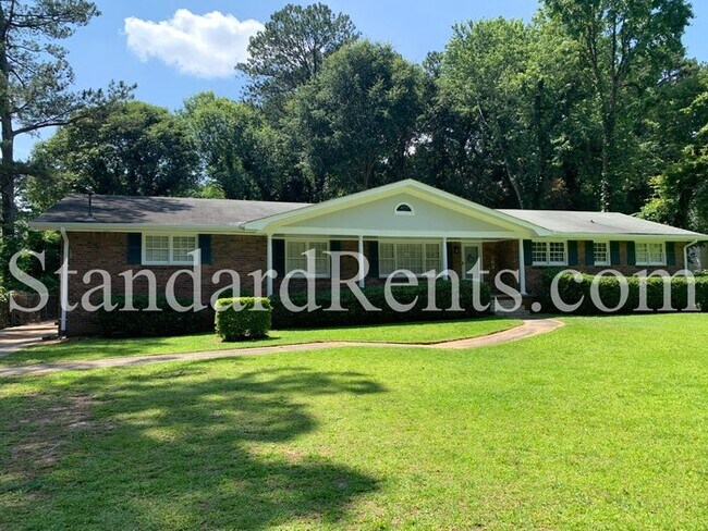 Foto del edificio - 563 Rowland Rd
