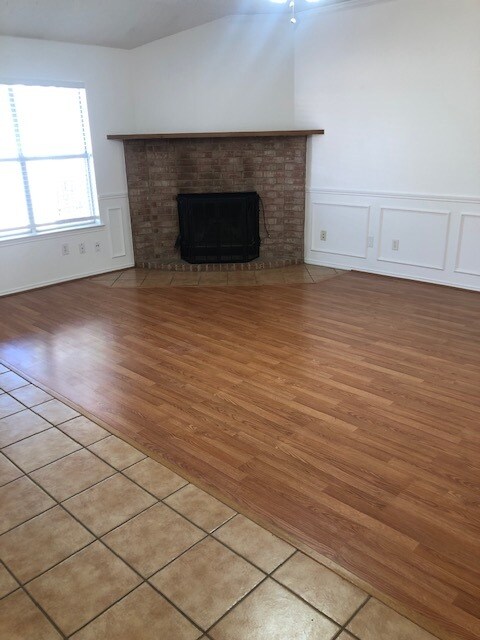 Living Area - 948 Wrigley Way