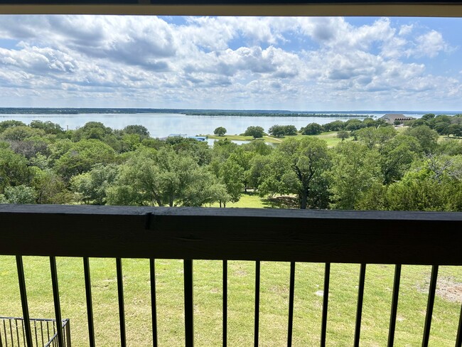 Foto del edificio - 26035 Heartwood Dr