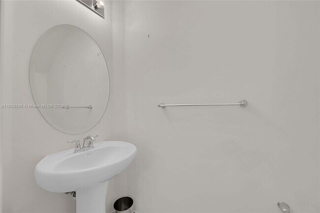 Foto del edificio - 4204 N Dixie Hwy