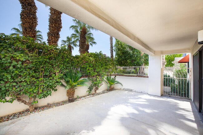 Building Photo - 255 E Avenida Granada