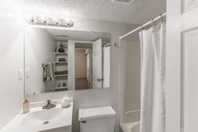 Foto del edificio - Chasewood Village