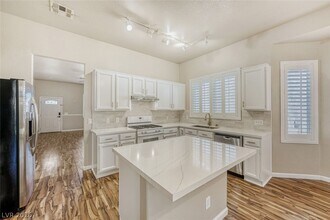 Building Photo - 5228 Boca Del Mar St