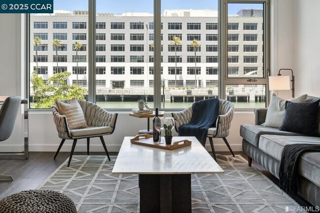 Building Photo - 1000 3rd St