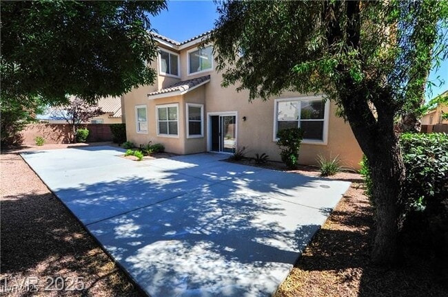 Foto del edificio - 5808 Amber Station Ave