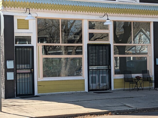 Foto del edificio - 4301 Yates St