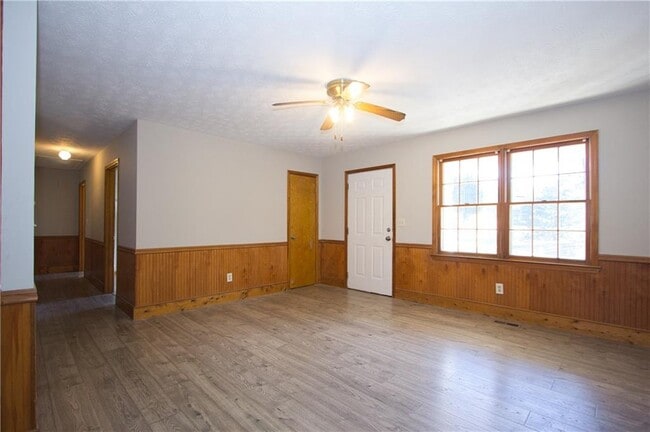 Foto del edificio - 2420 Green Rd