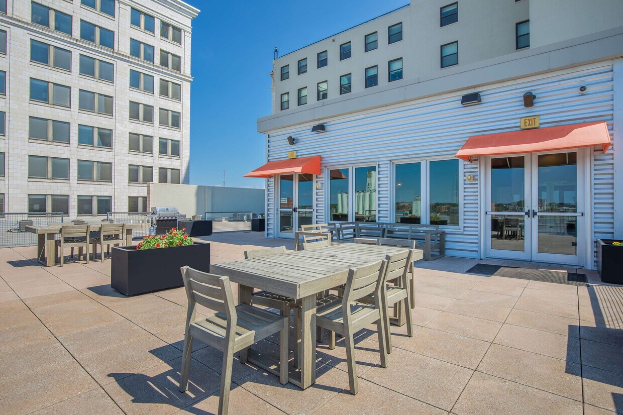 Terraza en la azotea de Heers Lofts - Heer's Luxury Living Lofts