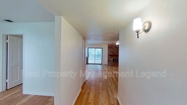 Building Photo - 1824 Addington Dr