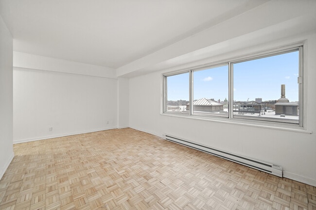 Photo du bâtiment - 500 Des Pins