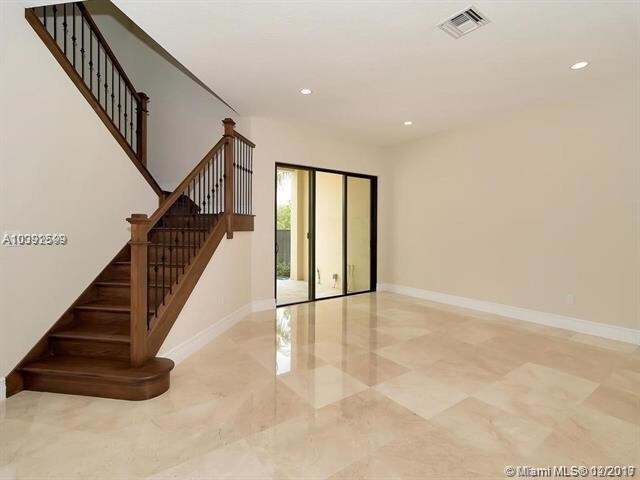 Building Photo - 9529 Eden Roc Ct