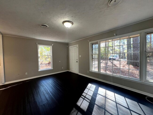 Building Photo - 1217 Pamalee Drive ~ Cambridge
