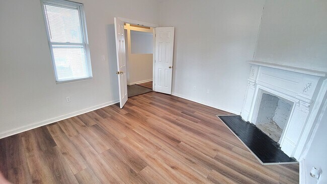 Building Photo - 409 Kingsboro St