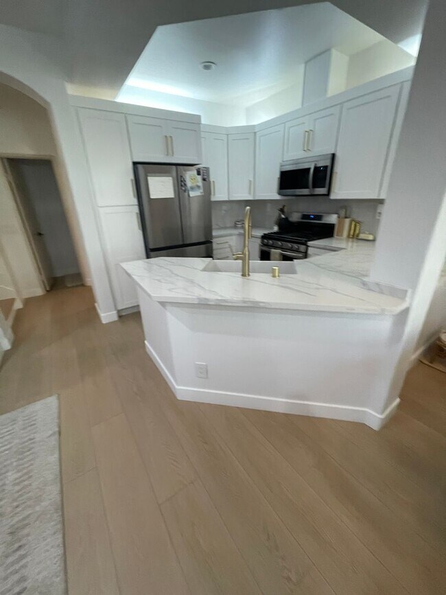 Foto del edificio - 2Br/2.5 Bth In Beautiful Monaco Community. Anaheim Hills