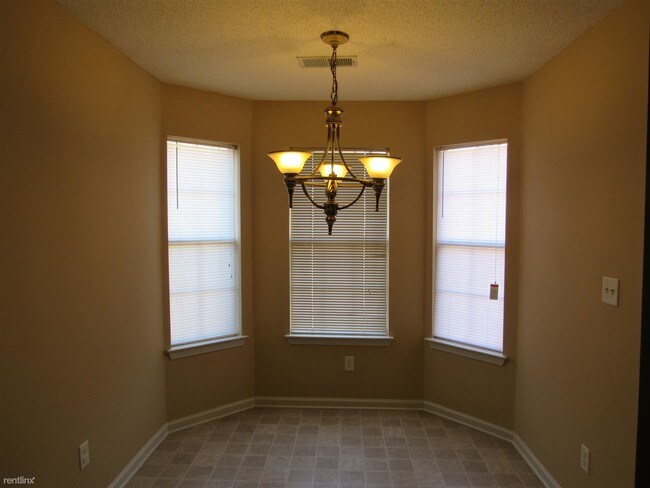 Building Photo - 1189 Breezy Valley Dr