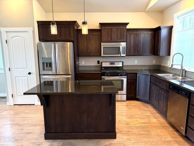Building Photo - Beautiful Home in Avimor!