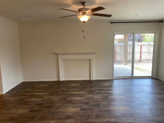 Foto del edificio - 2141 N Highland St