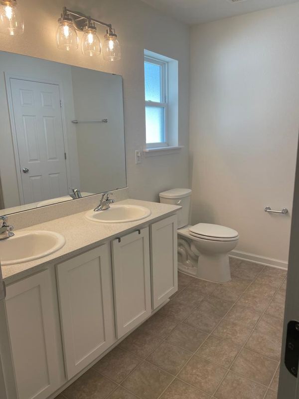 Building Photo - 9721 Tandem Ct