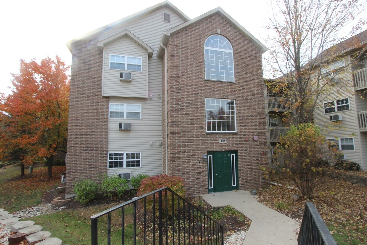 Foto principal - 430 Cunat Blvd