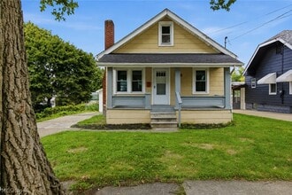Building Photo - 975 Corwin Ave