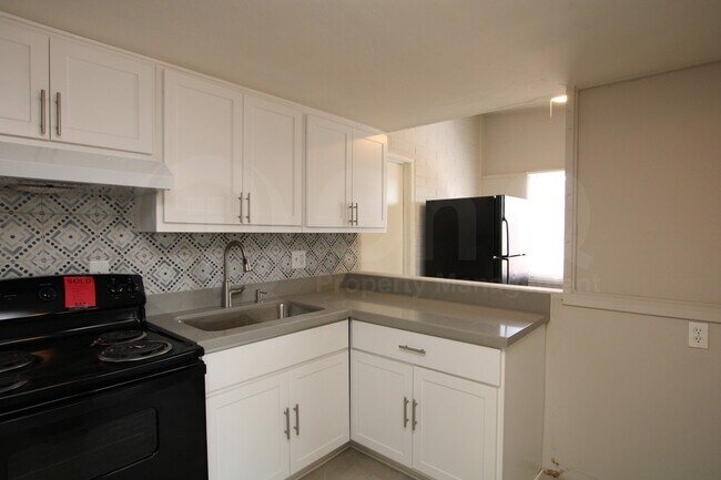 Foto del edificio - 3207 N 67th Pl