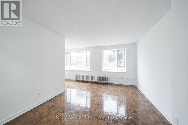 Building Photo - 2895 Bathurst St