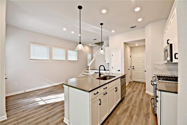 Foto del edificio - 13602 Defiance Pass