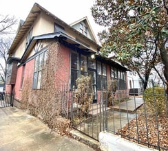 Building Photo - 111 N Evergreen St