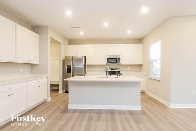 Building Photo - 2464 S Carlota Dr