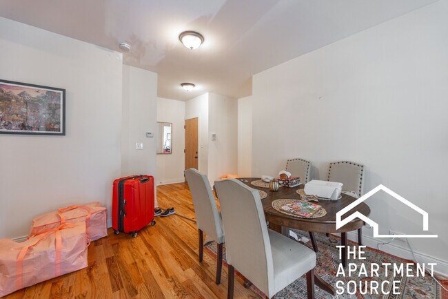 Foto del edificio - 628 W Cornelia Ave