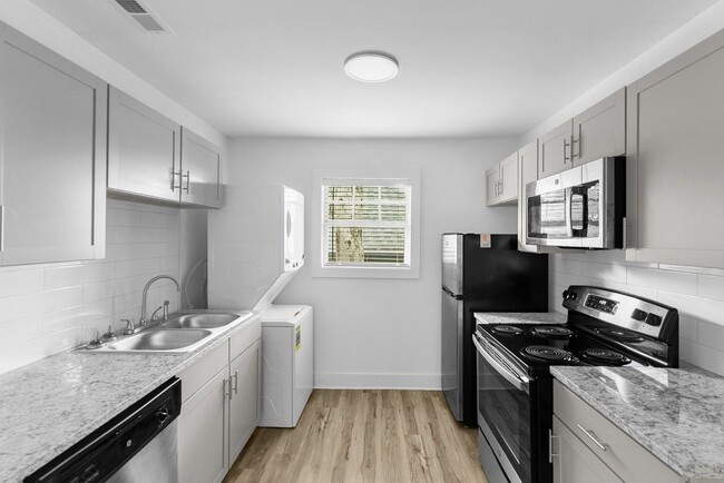 Building Photo - Avondale Glen - 2 Bedroom / 1 Bathroom